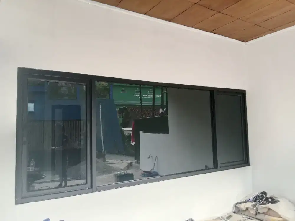 Kusen aluminium pintu aluminium partisi aluminium kaca