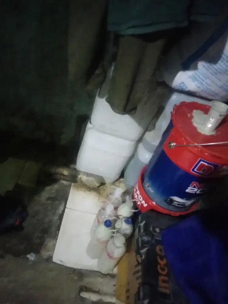 Menjual tiner dalam jeligen