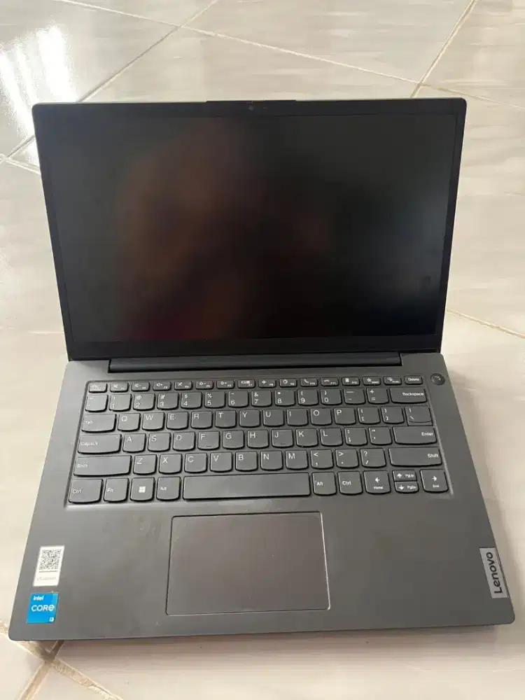 Lenovo V14
Core I3 
Warna Hitam 
Komplit (lengkap kotak dan carger)