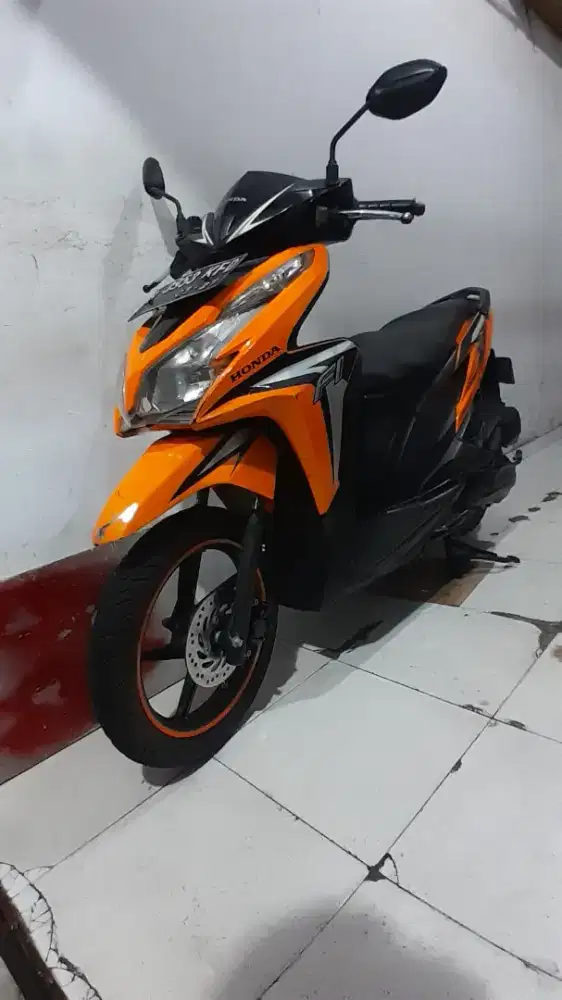 bismillah jual honda vario kzr thn 2012