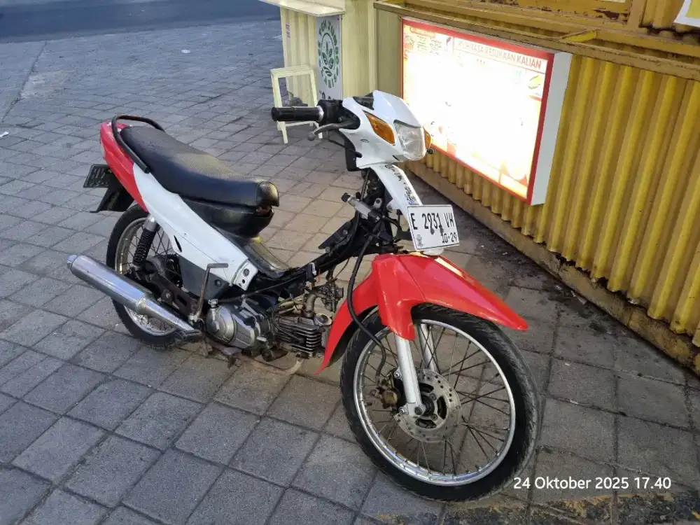 VEGA R 2004 MERAH
