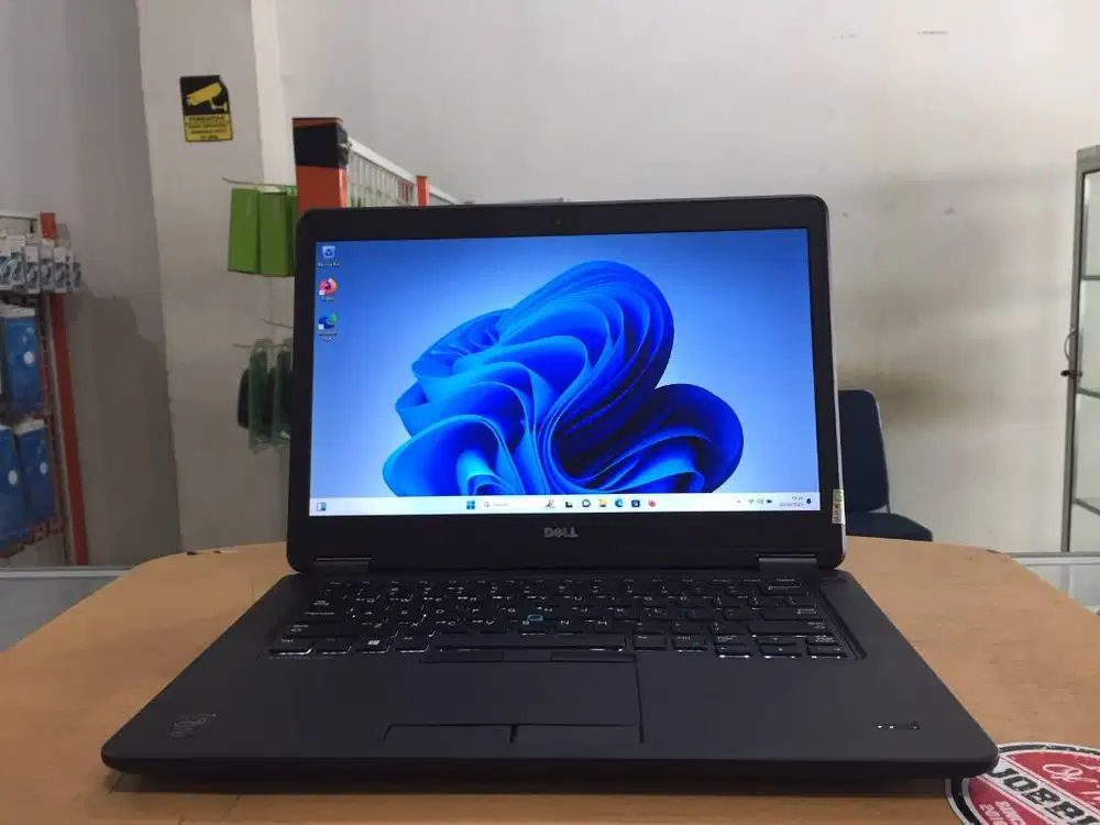 Laptop Dell Latitude E7450 Core i7 Ram 8GB SSD 256GB Slim Mulus