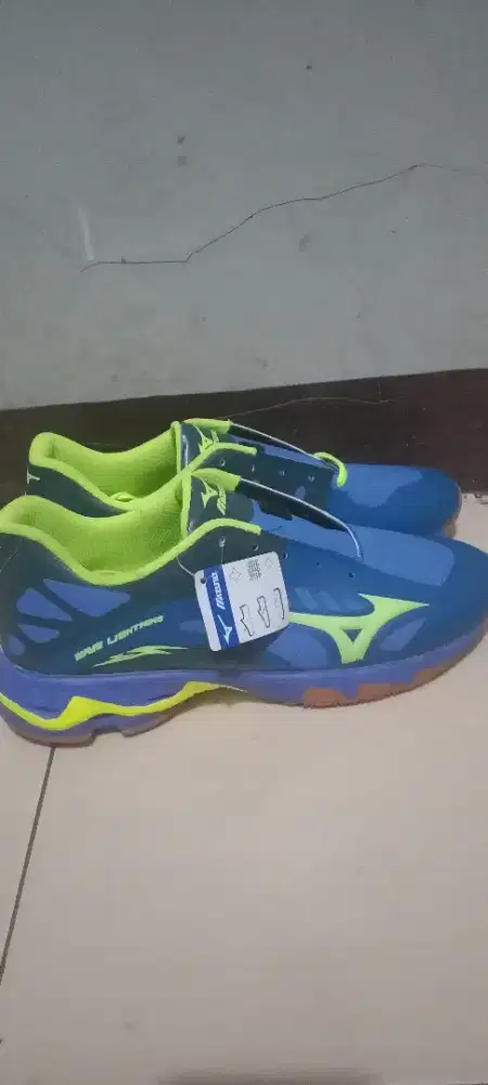 Sepatu joging/olahraga