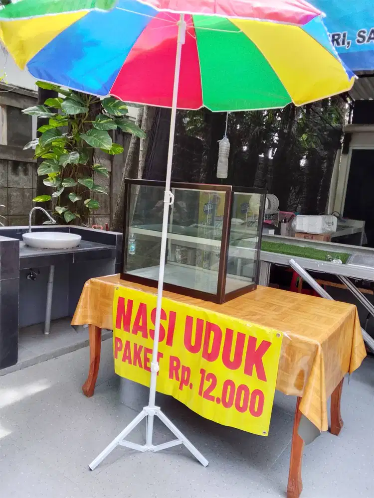 Etalase Warung Nasi Masih Bagus