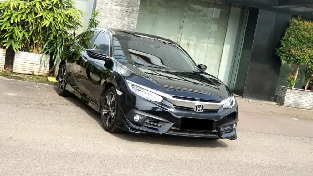 [ LOW KM ] Honda Civic Sedan ES Prestige 1.5 Turbo CVT 2018/2019