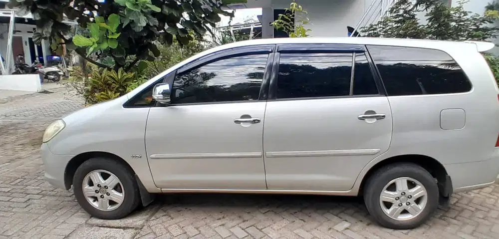 Toyota Kijang Innova 2007 Bensin