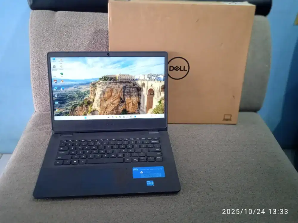 Laptop serie bisnis Dell vostro 3400
