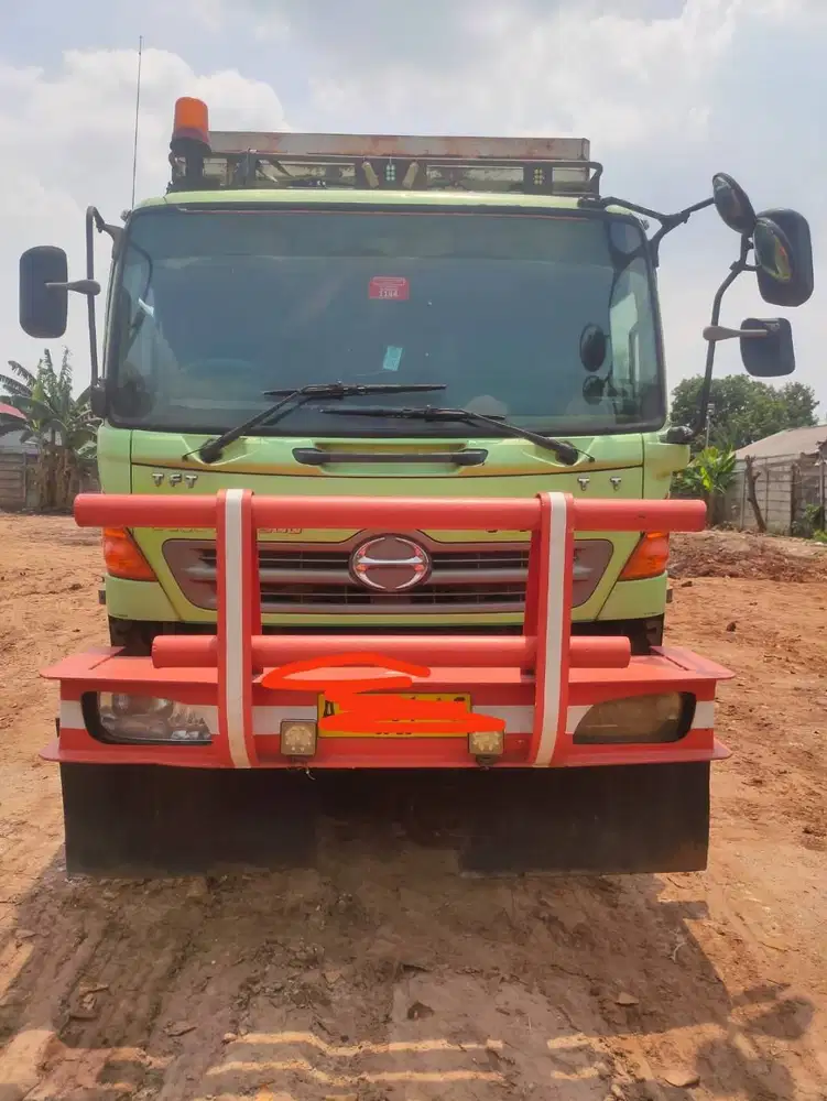 DUMPT TRUCK FM260JD 2014