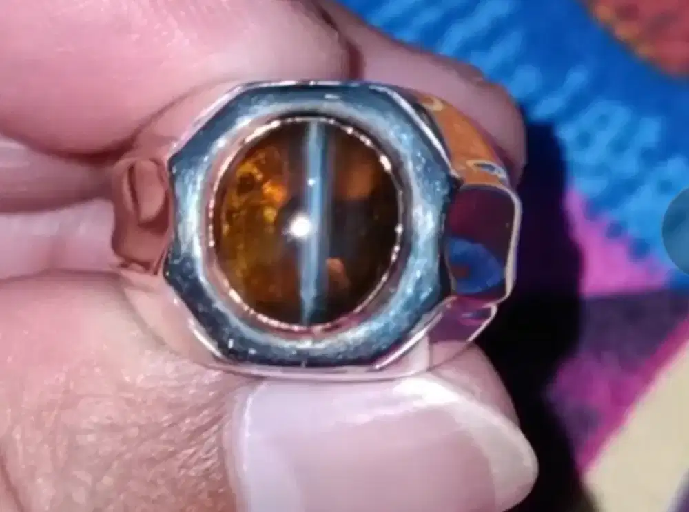 Natural chrysoberyl cat eye honey 5carat