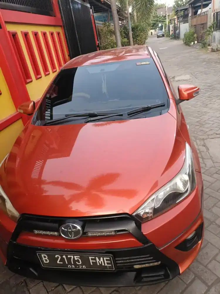 Yaris E 1.5 AT Oranye