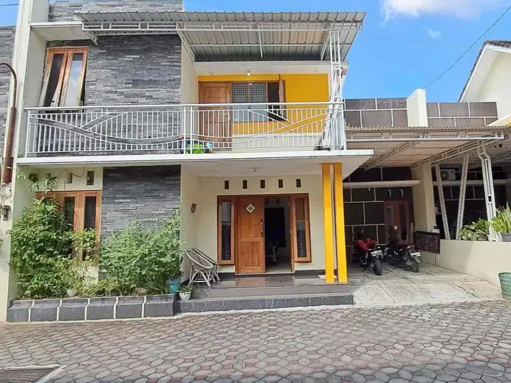 Rumah 2 Lantai Bersih Strategis Deket Ke UIN dan Superindo Lingkungan Cluster
