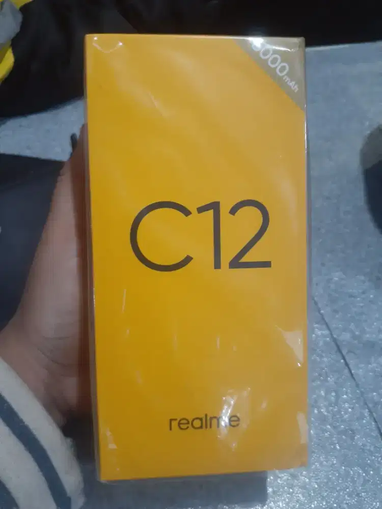 DIJUAL REALME C12 BEKAS FULLSET.