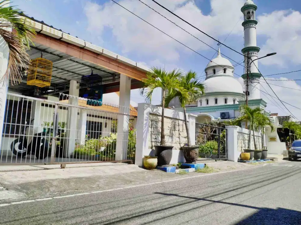 Strategis Rumah Ciwulan Samping Masjid Kota Malang