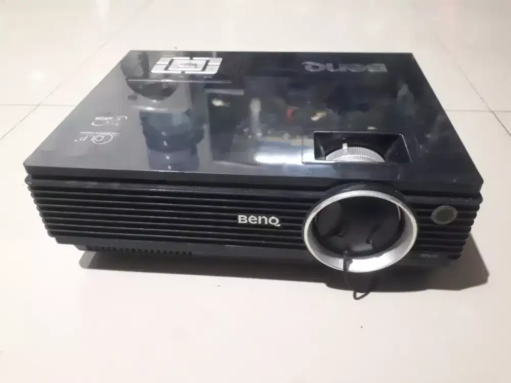 BenQ mp620 projector