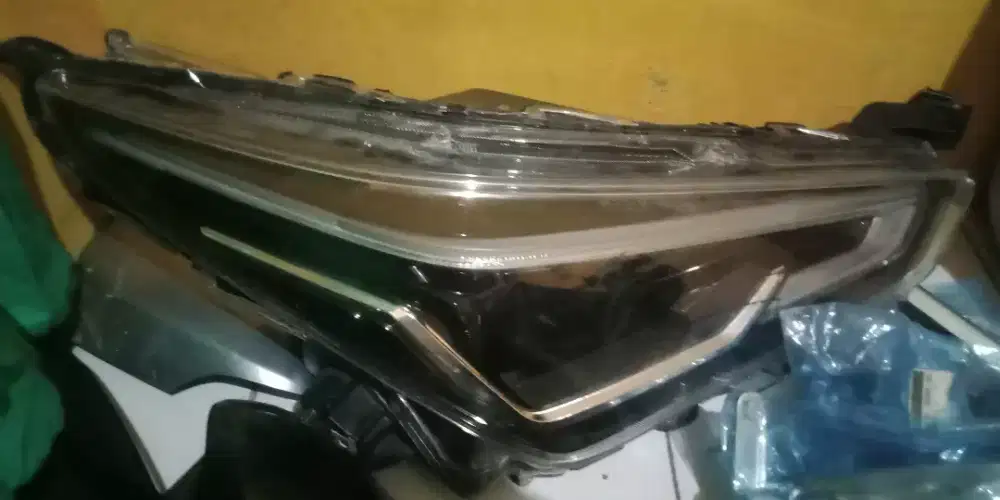 Headlamp yaris cross