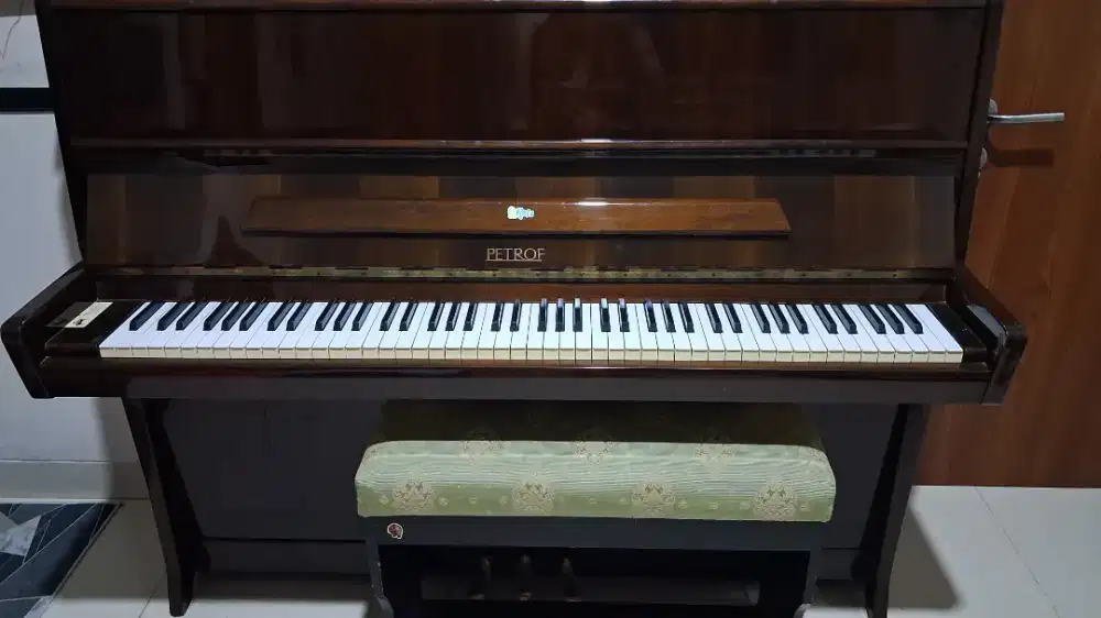 Jual Piano Petrof