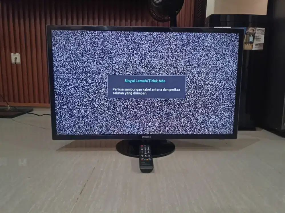 TV LED Samsung UA32F4000