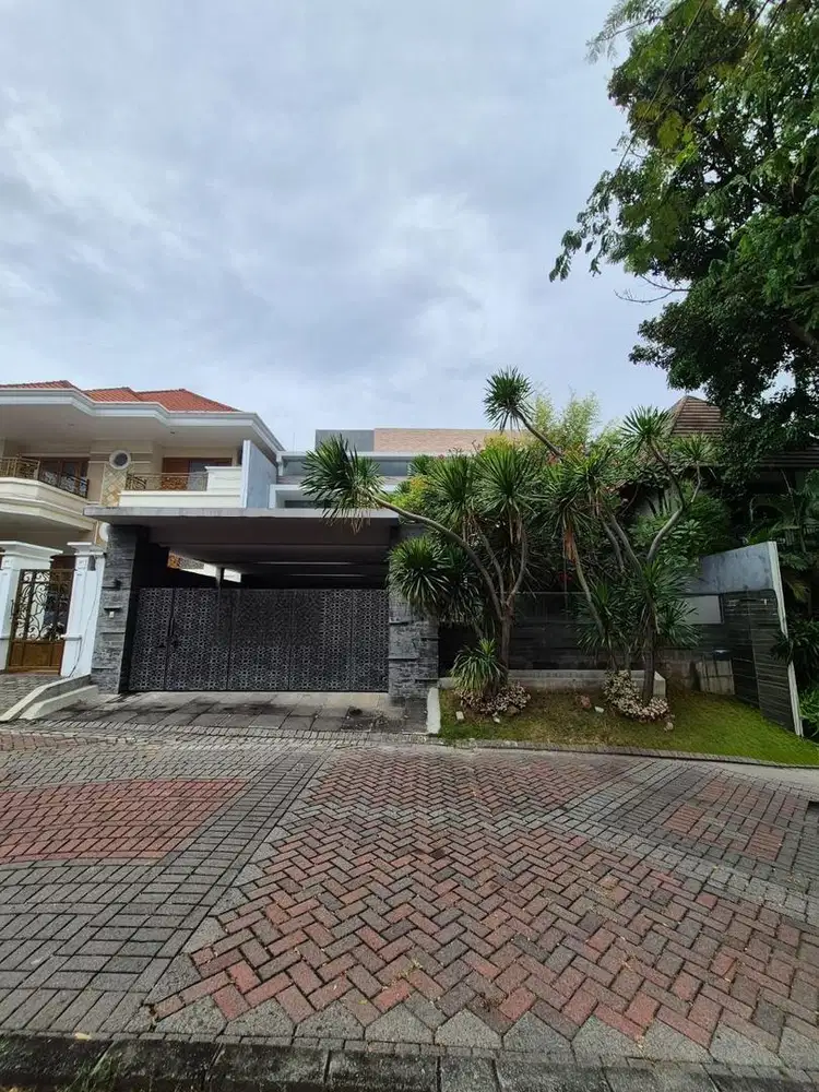 DIJUAL RUMAH MEWAH GRAHA FAMILI / FAMILY MODERN MINIMALIS FULL FURNIS
