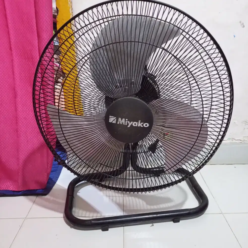 Dijual kipas angin duduk merk Miyako type klb 18