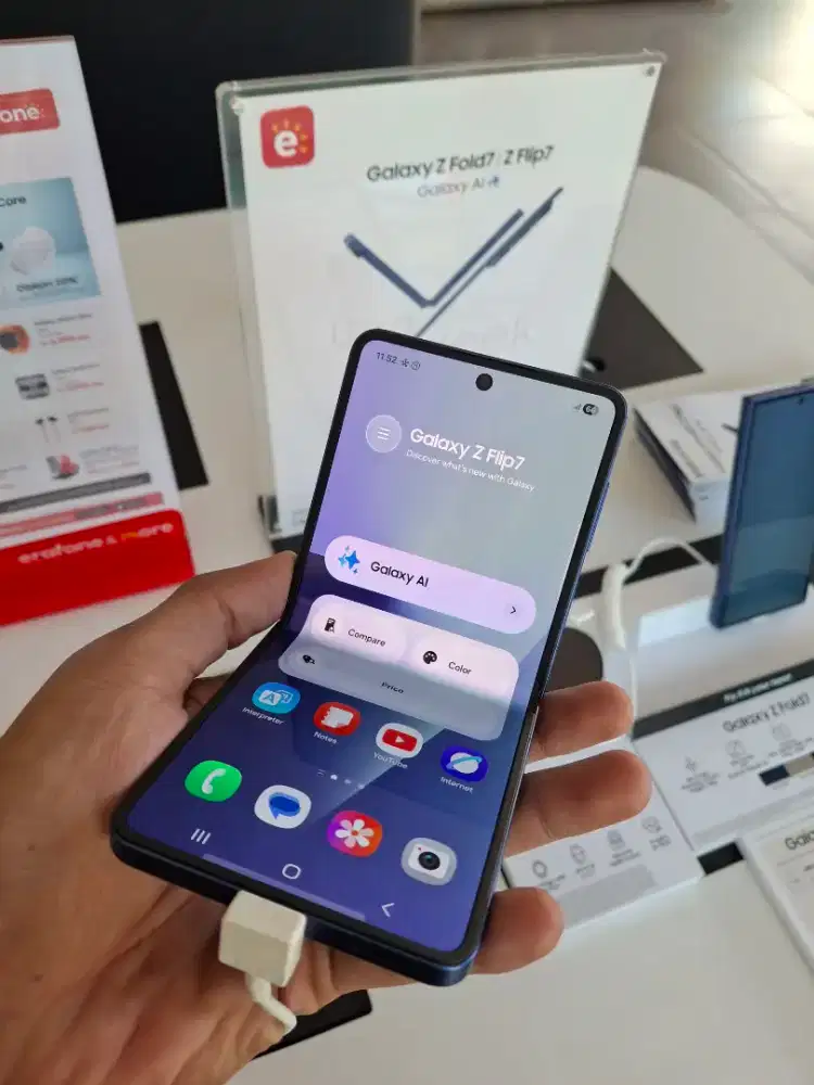 Samsung Z Flip7 Bonus Buds3 FE dan Garansi 2 Tahun Kerusakan Fisik