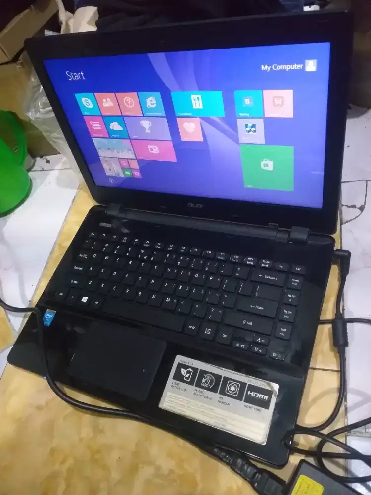 Jual apa ada nya,Laptop Acer E5-471,Core i3,laptop+cas,kondisi normal