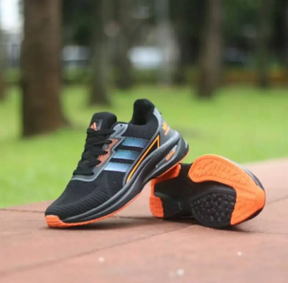 SEPATU ADIDAS RUNNING MAN