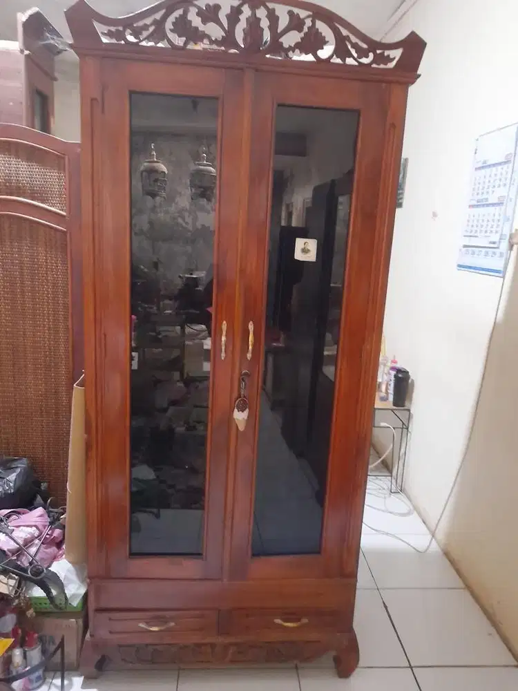 Lemari Kayu Ukir Jepara