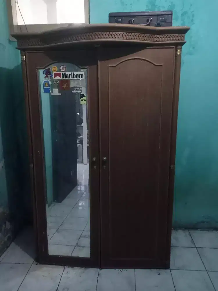 Lemari kayu antik (nego )