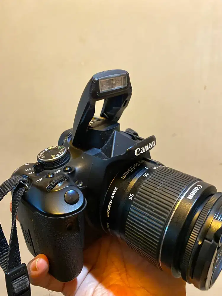 Mulus Normal Kamera CANON Slr 600D camera layar lipat lensa KIT 18-55m