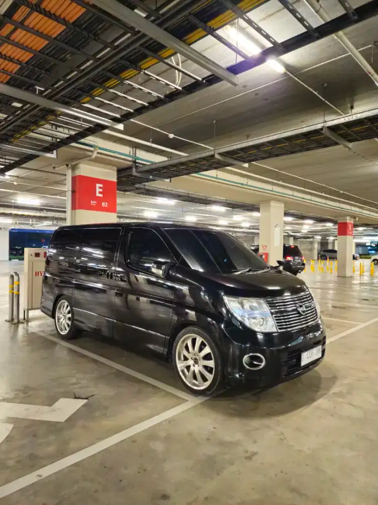 Nissan elgrand 2008 2.4 hitam