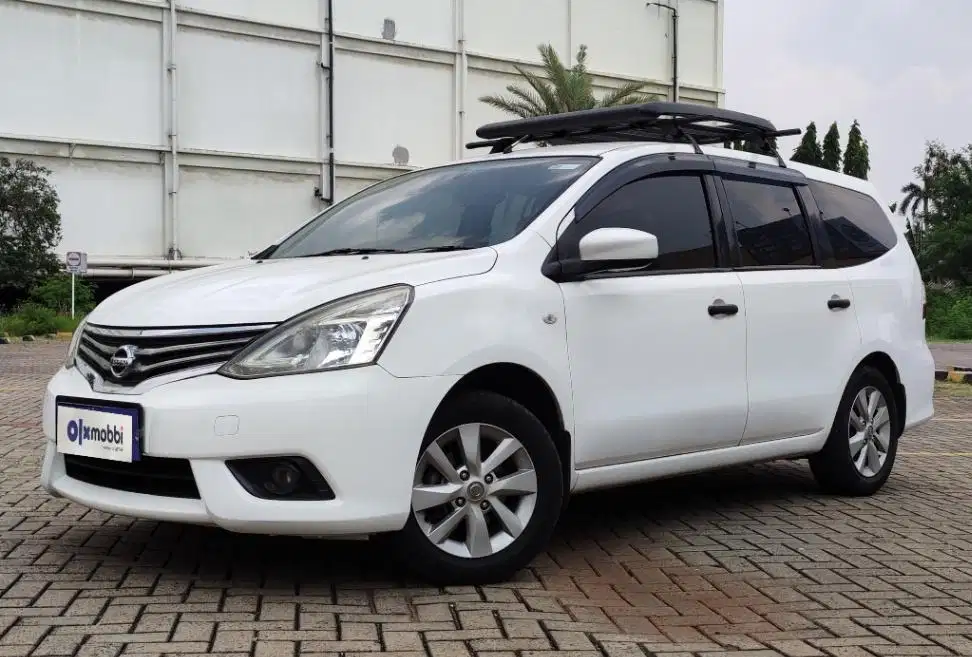 TDP 4,JT Nissan Grand livina 1.5 SV Bensin-AT Putih 2014