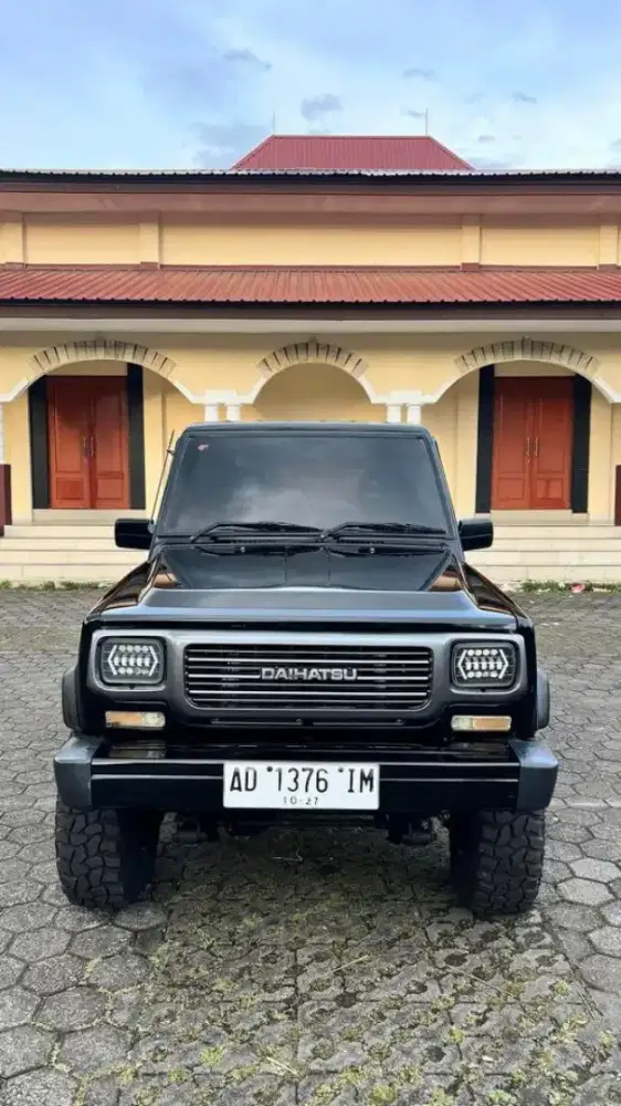 Dijual Taft GT tahun 1993 4x4 mulus