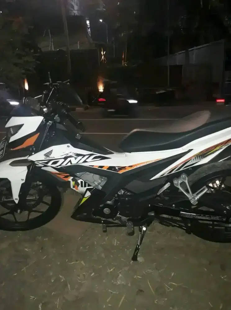 Sonic 2017 putih
