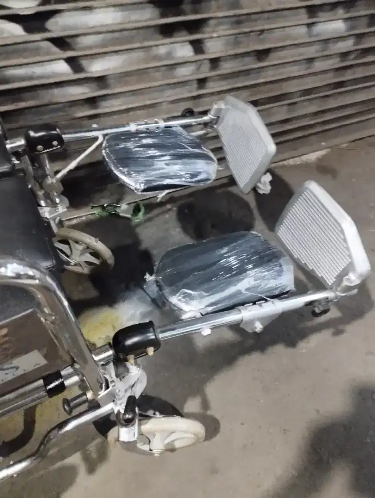 Kursi roda bekas pelek racing bisa tidur bisa bab kaki bisa slonjoran