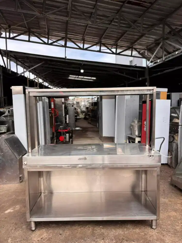 Booth dagang
Meja kabinet
Ukuran 160x70x95
Uppernya 160x30x80