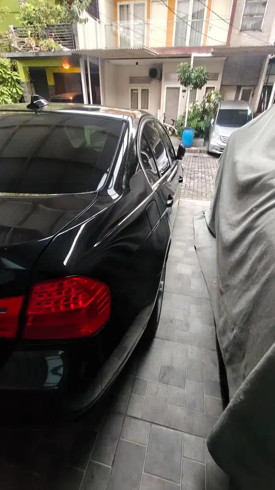 BMW 320i 2012 Bensin