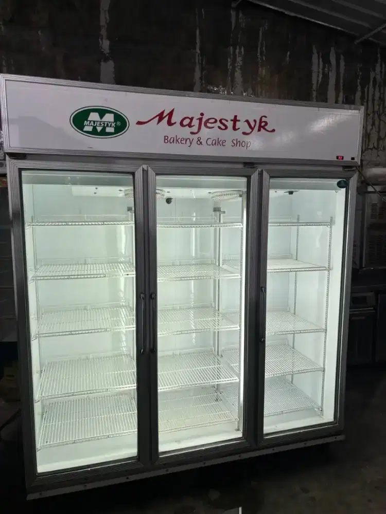 Showcase 3 pintu sanden intercool 1500 liter
Hrg 7,7jt