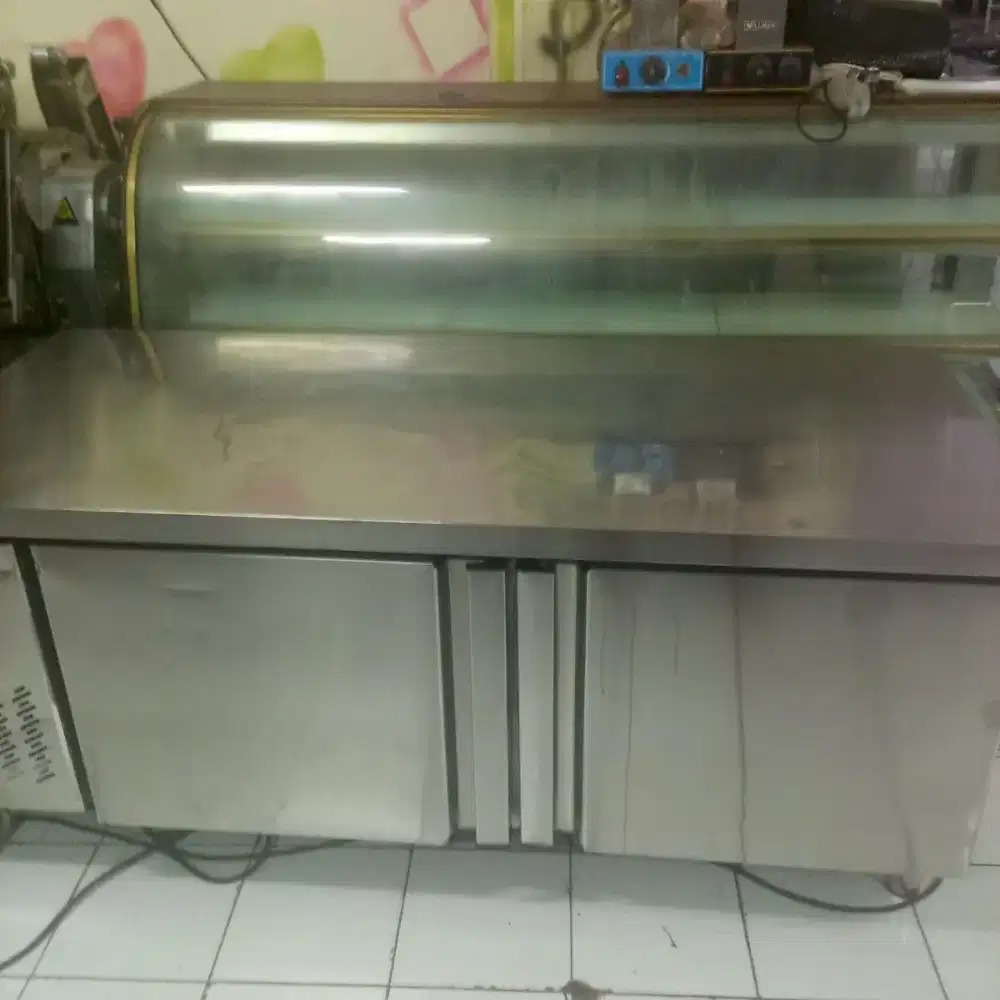 Undercounter  chiller 2 pintu ukuran 180x80x80, mesin orian segel