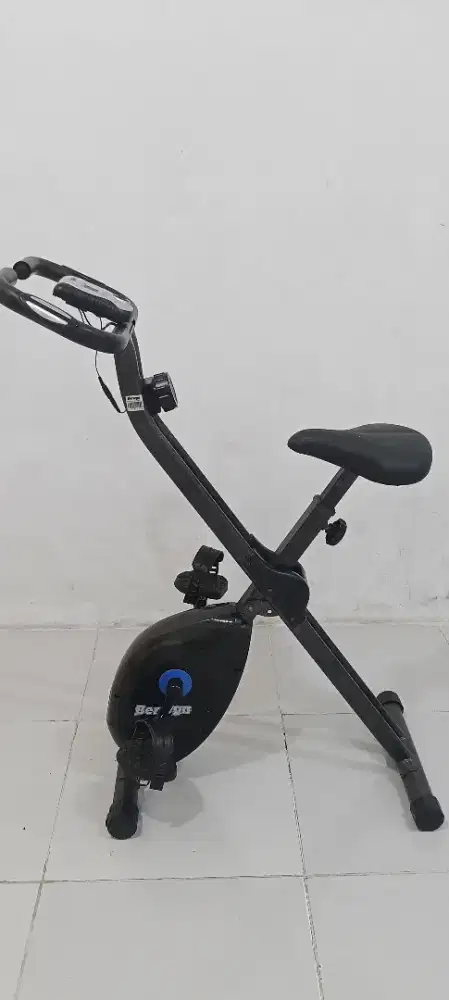 Alat fitnes treadmill kondisi istimewah