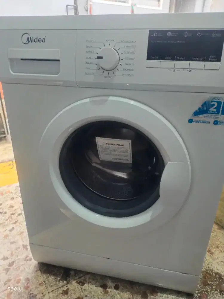 Mesin cuci Midea front