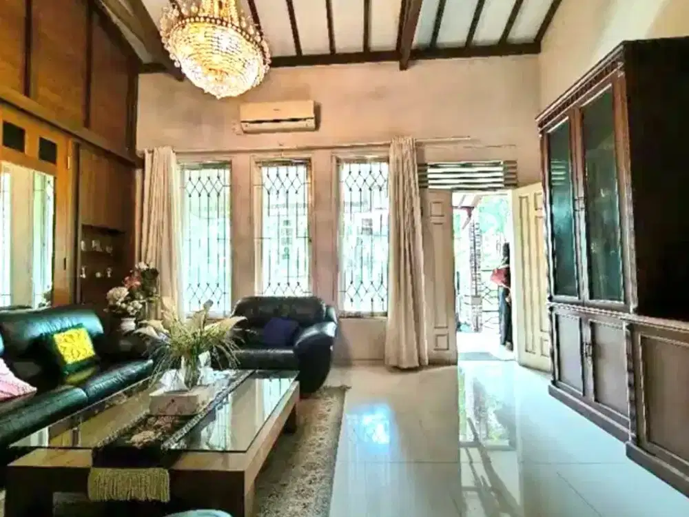 MURAH !! Luas 180 Pondok Kelapa Rumah Akses 2 Mobil Depan Taman Jakarta Timur
