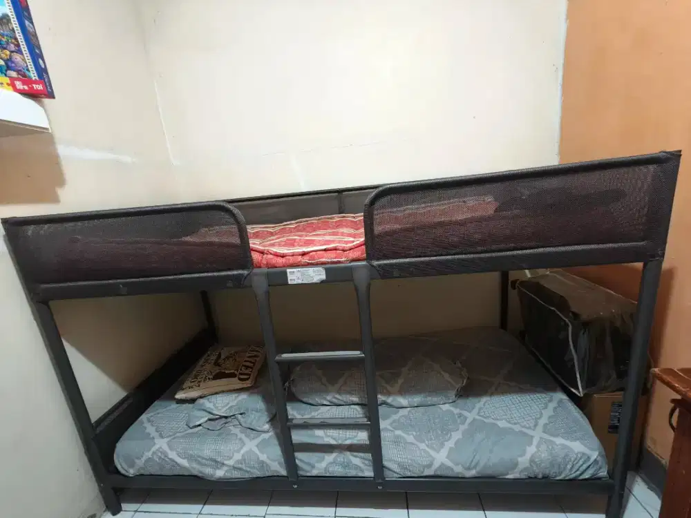 Rangka tempat tidur tingkat IKEA tuffing