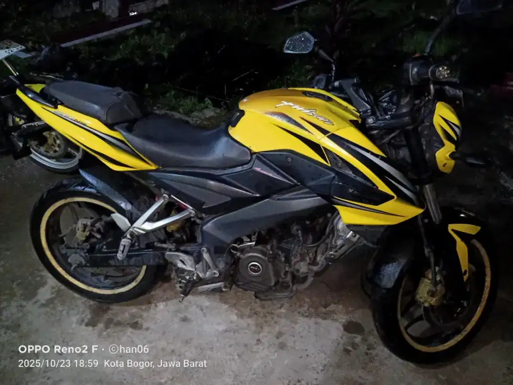 Bajaj Pulsar 200ns