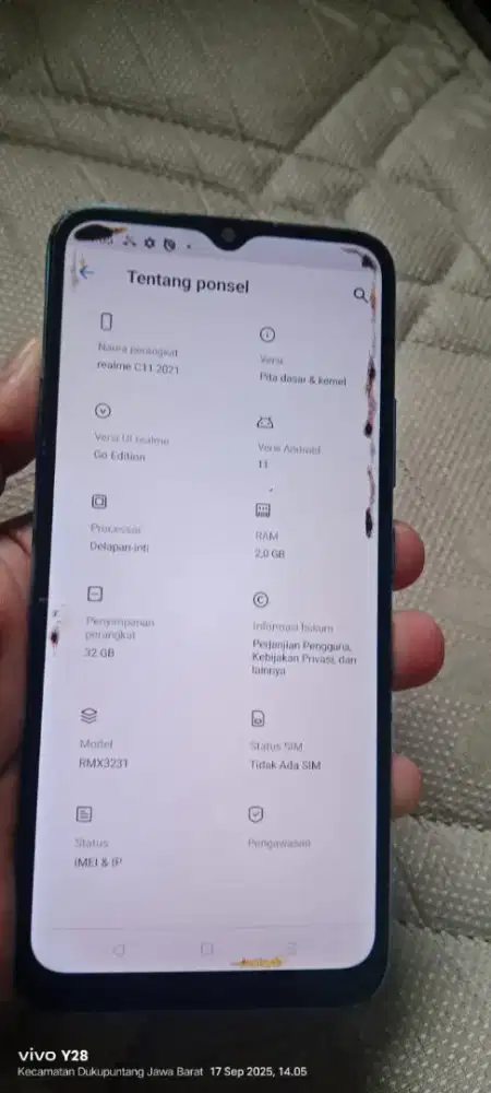 Realme c11   2/32 mnus ada noda merah di samping normal smua