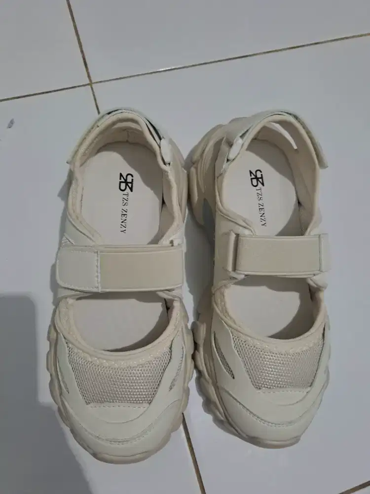 Sepatu wanita merek TZS ZENZY ukuran 36