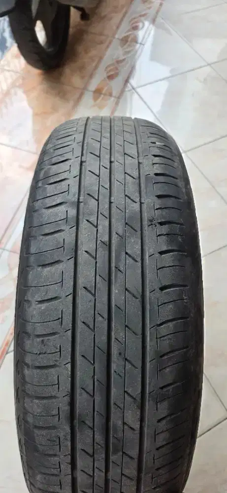 Ban Bridgestone 205 / 65 / 16 Tahun 2021
