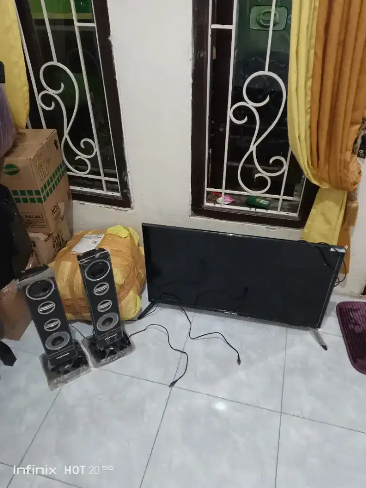 Polytron 32inch lcd garis mesin normal semua