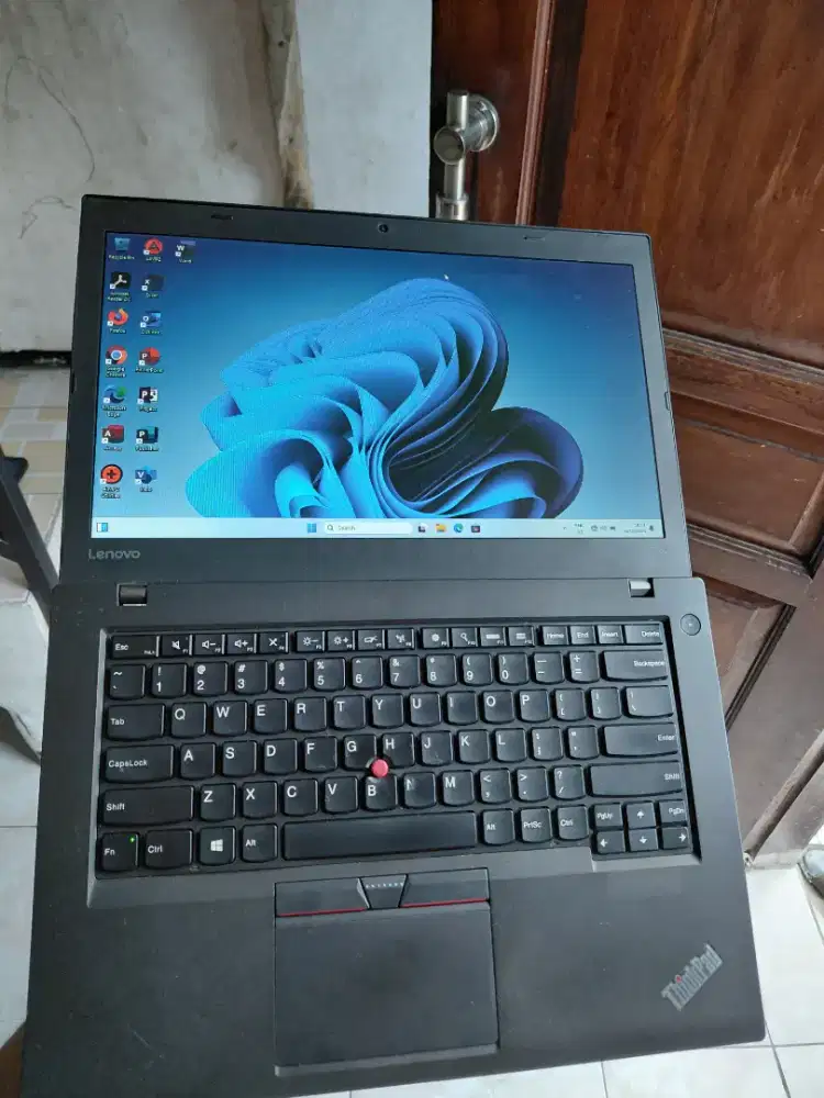 Thinkpad T460 i7 6600u/8/256 Batre Awet