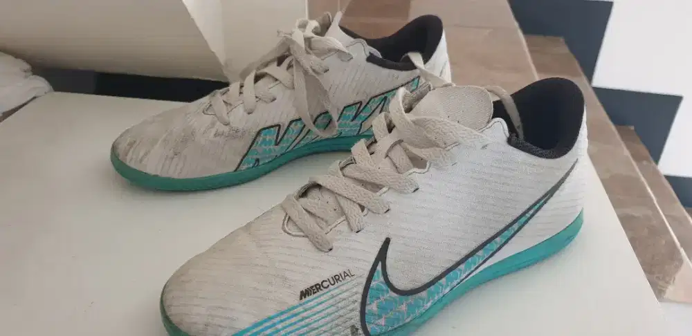 Nike  sepatu Futsal