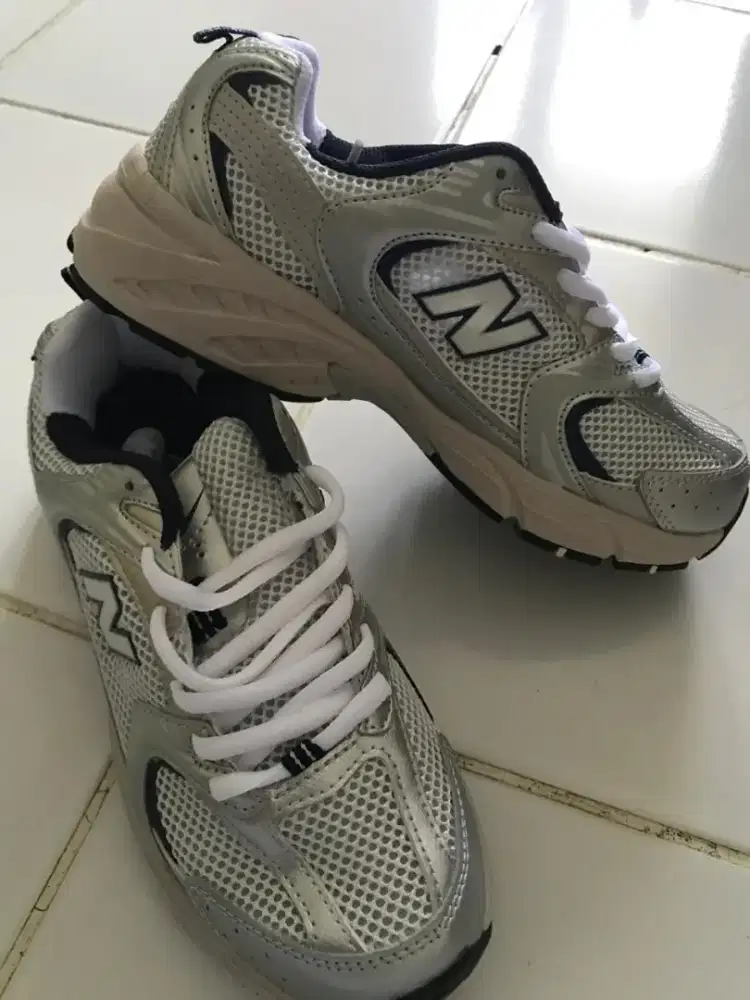 Preloved sepatu New Balance 530 steel grey size 37
